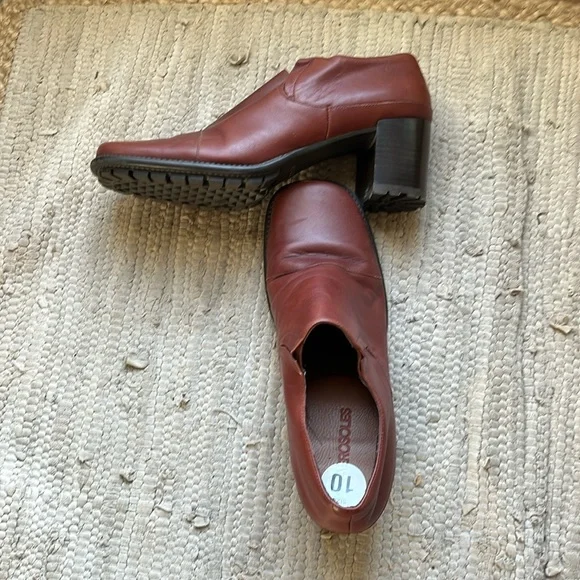 Aerosoles Slip on Shoes - Picture 5 of 7